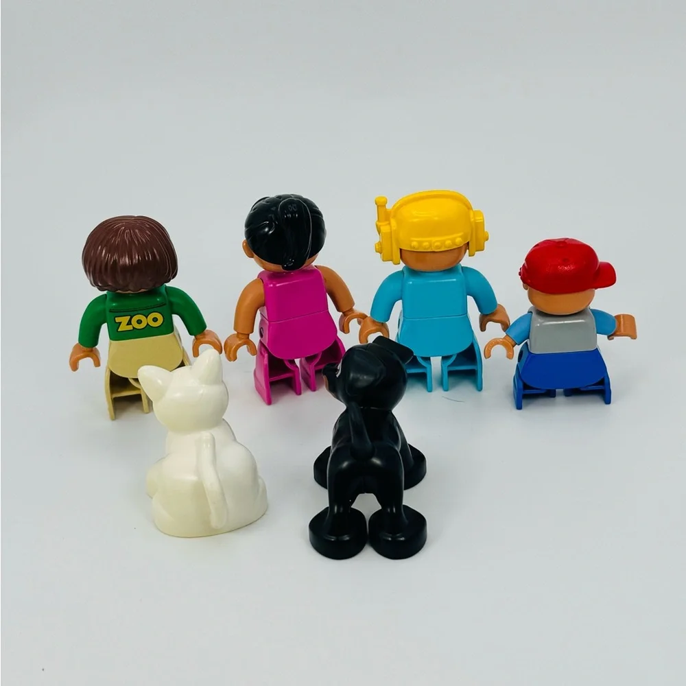 Lego Duplo Lot Boys Girls Dog Cat Circus Zoo Pilot Boy 6 Piece Toy Bundle